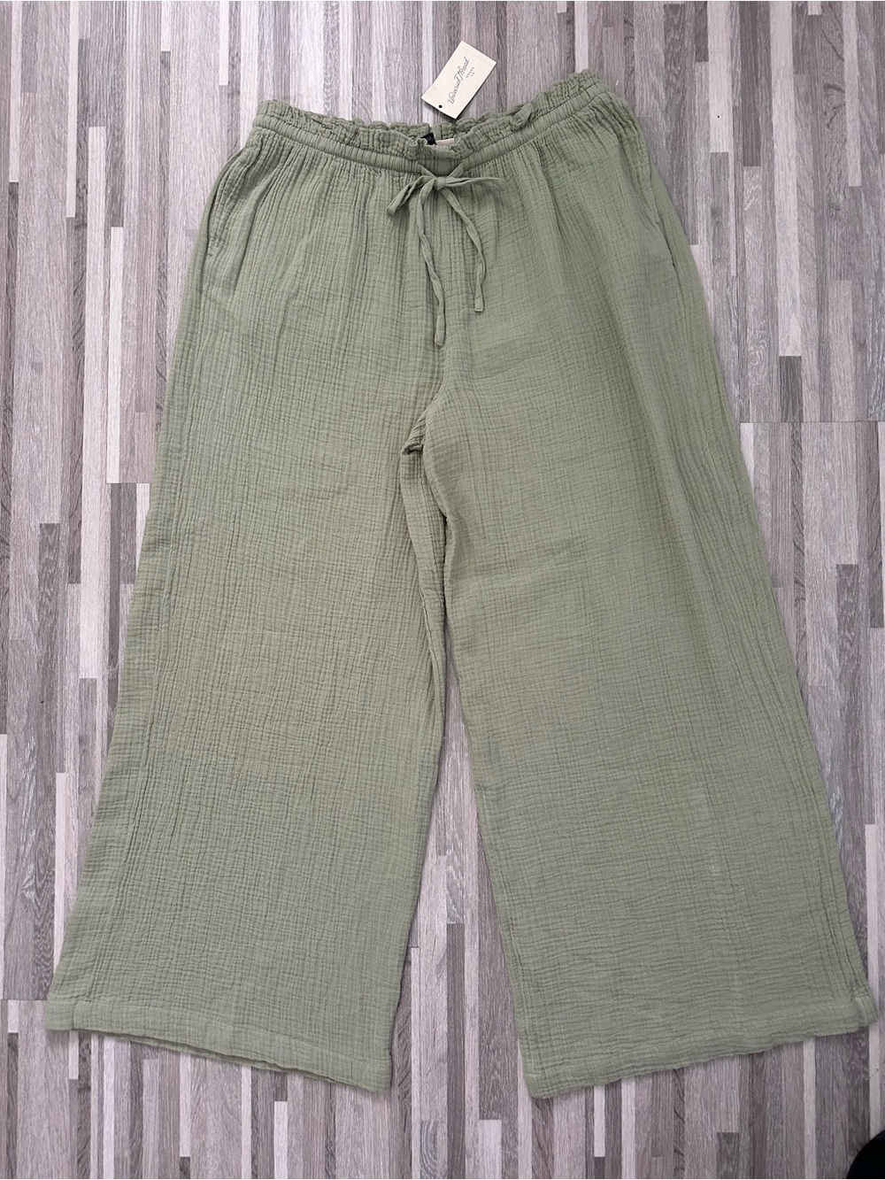 Universal Thread Women's Wide-Leg Cotton Gauze Pants – Size XL, Light Green - Picture 2 of 11